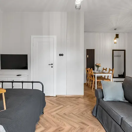 Chocimska - Location, Tram&shops Nearby - By Rentujemy Appartamento