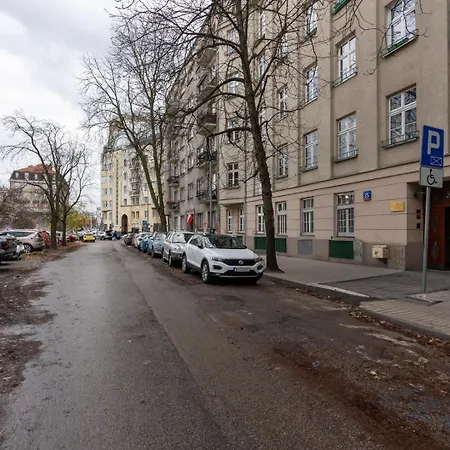 Chocimska - Location, Tram&shops Nearby - By Rentujemy *