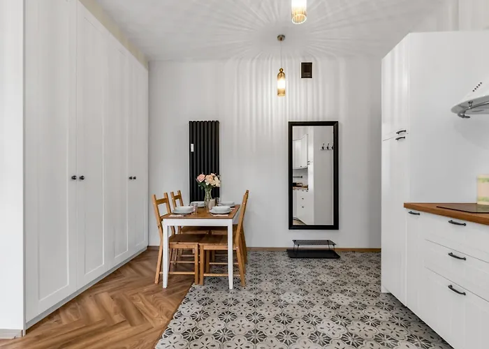 Apartament Chocimska - Location, Tram&shops Nearby - By Rentujemy Warszawa