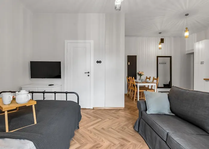 Chocimska - Location, Tram&shops Nearby - By Rentujemy Apartament