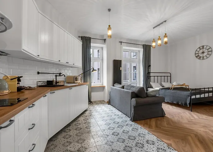 Chocimska - Location, Tram&shops Nearby - By Rentujemy