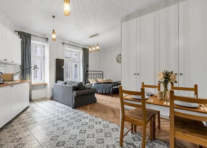 Chocimska - Location, Tram&shops Nearby - By Rentujemy Warszawa