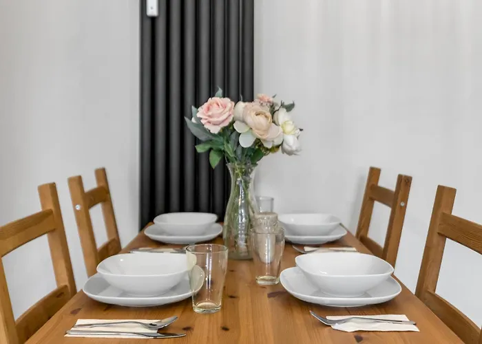 Apartament Chocimska - Location, Tram&shops Nearby - By Rentujemy