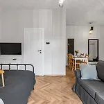Chocimska - Location, Tram&shops Nearby - By Rentujemy 아파트