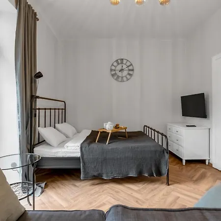 Chocimska - Location, Tram&shops Nearby - By Rentujemy Apartment Warsaw