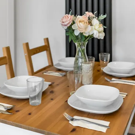 Apartment Chocimska - Location, Tram&shops Nearby - By Rentujemy Warsaw