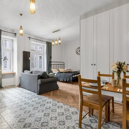 Chocimska - Location, Tram&shops Nearby - By Rentujemy Warsaw